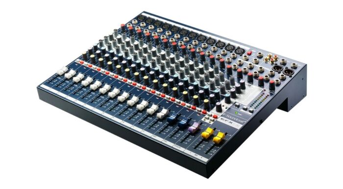 Console son analogique Soundcraft EFX 12